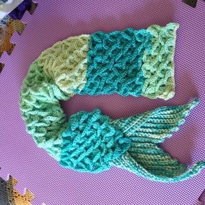 Mermaid tail scarf